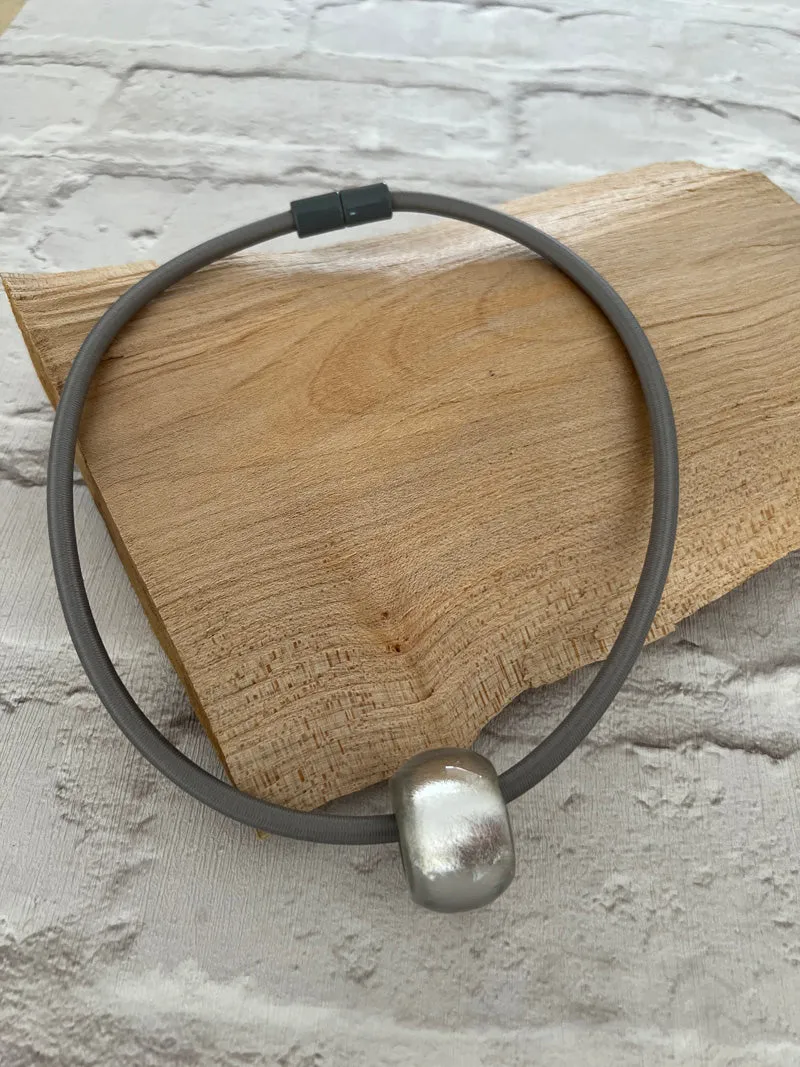 Calitaa Luxury Collection Deluxe Necklace Grey