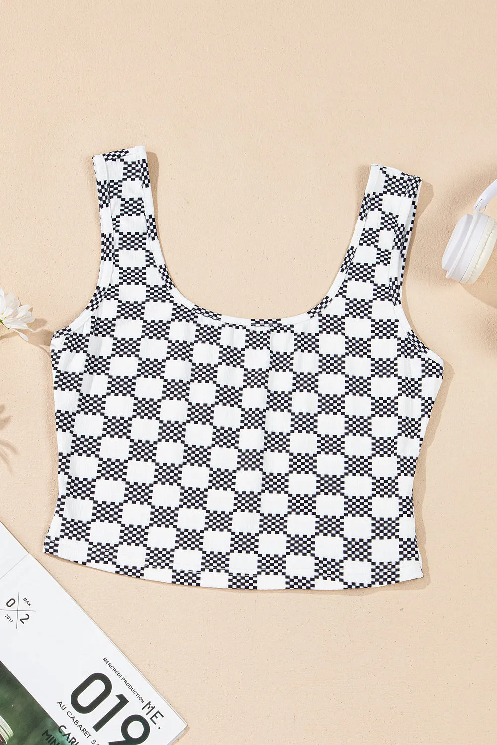 Checkered Print Cropped Tank Top with U-Neck