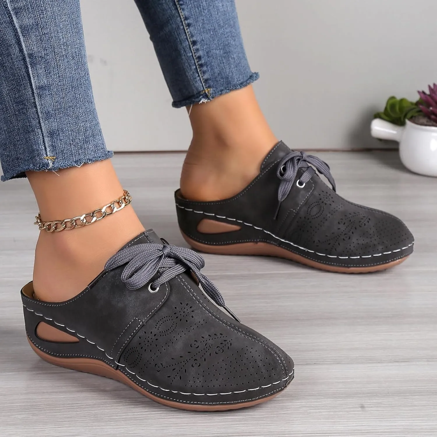 Clogs for Women Mules Shoes Lace Closed Toe Slip On Slides Slippers Summer Comfortable Low Heel Wedge Sandals Walking Shoes