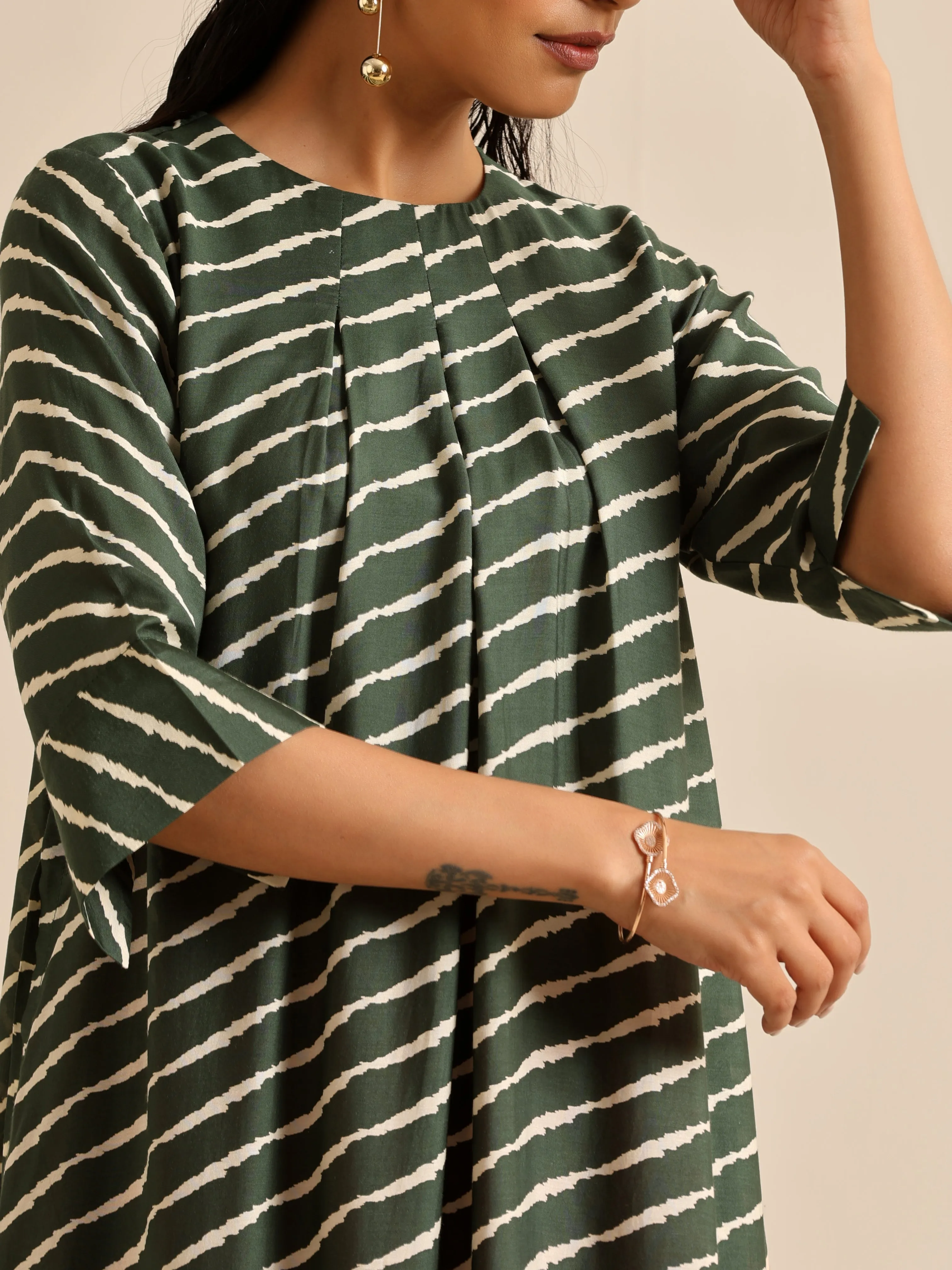 Dark Green Lehariya Printed Silk Kurta Pant Set