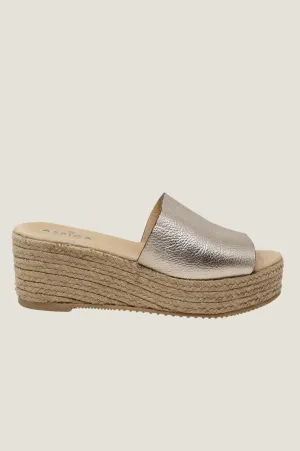 Laura Mule | Gold