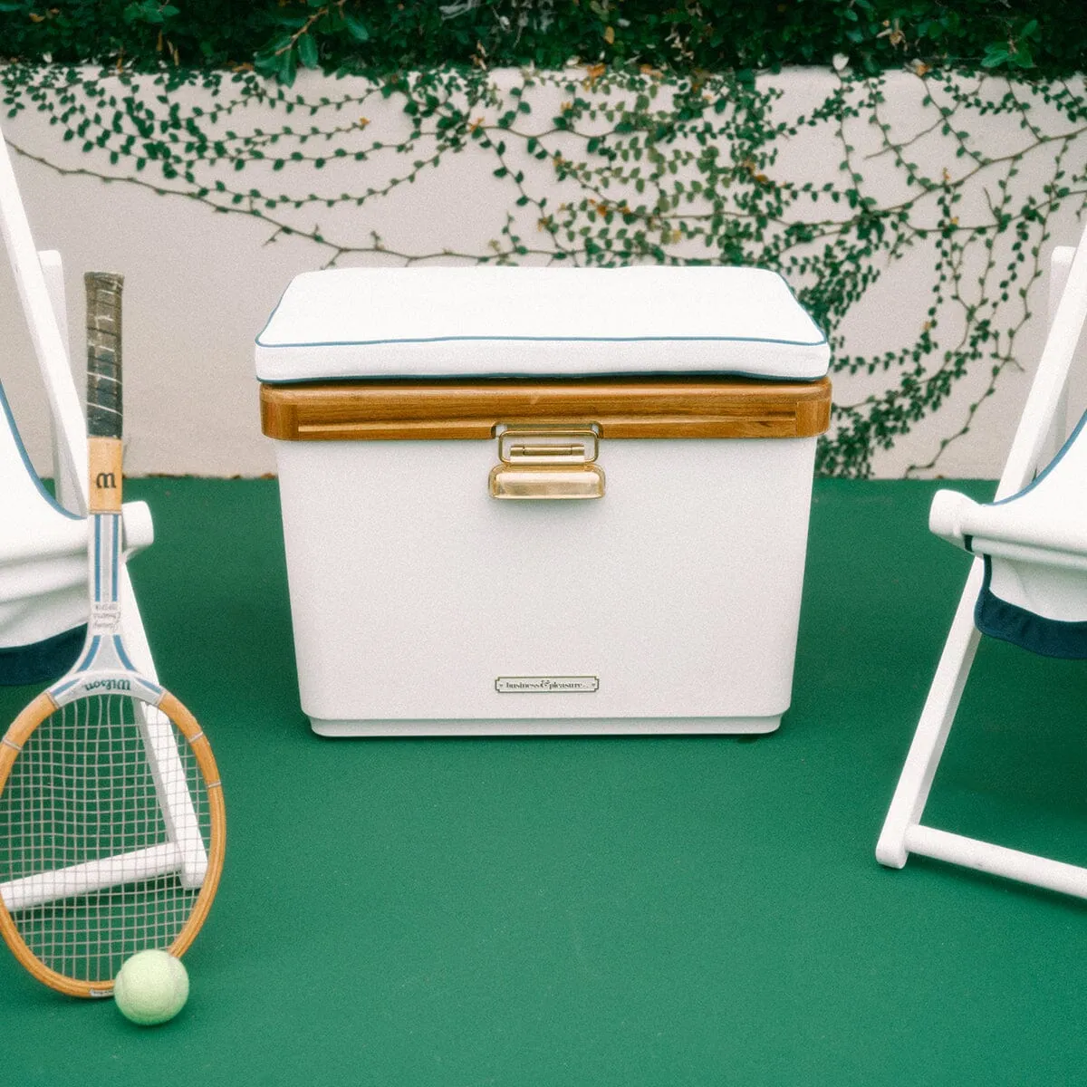 The Hemingway Cooler - Antique White - 52 Liters