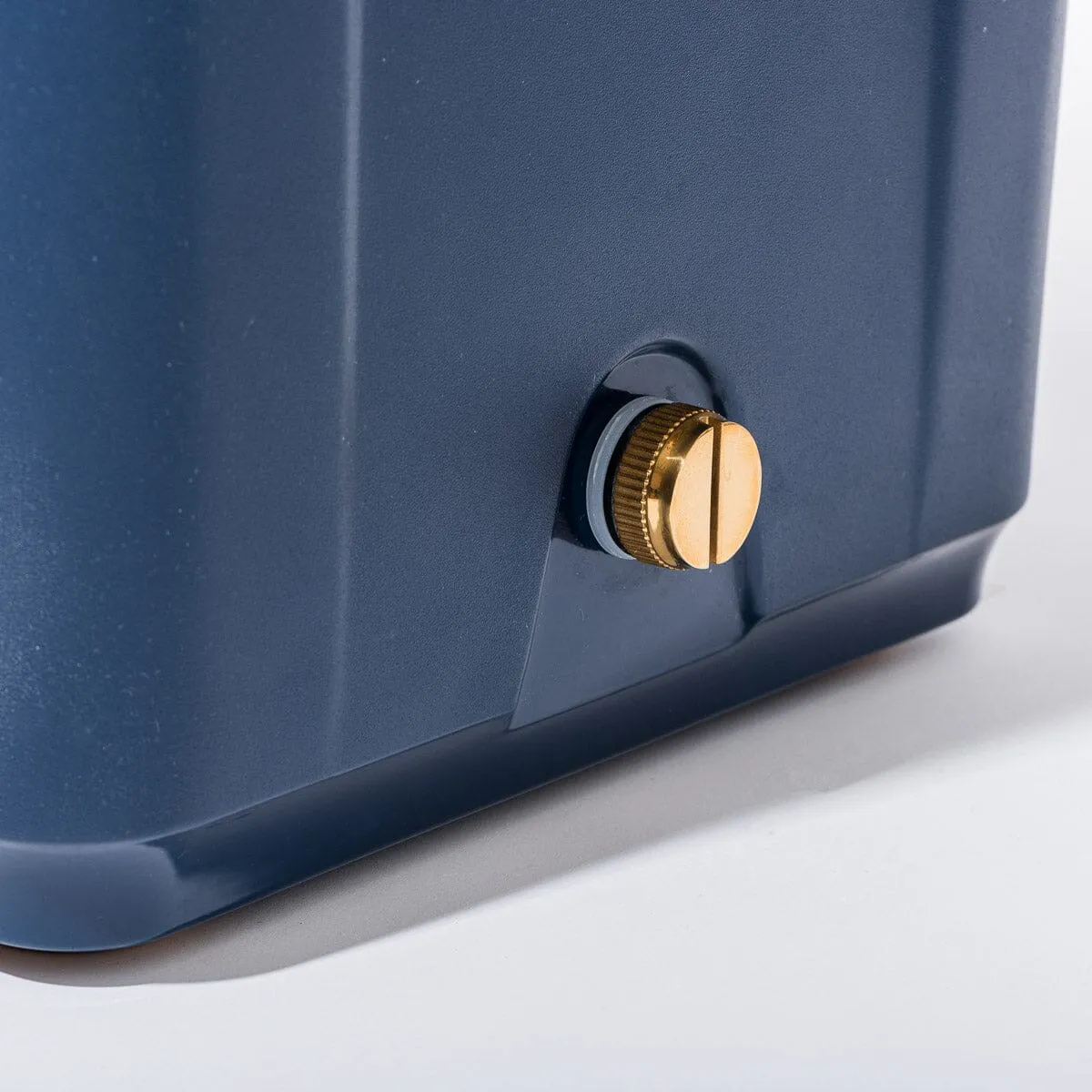 The Hemingway Cooler - Boathouse Navy - 33 Liters