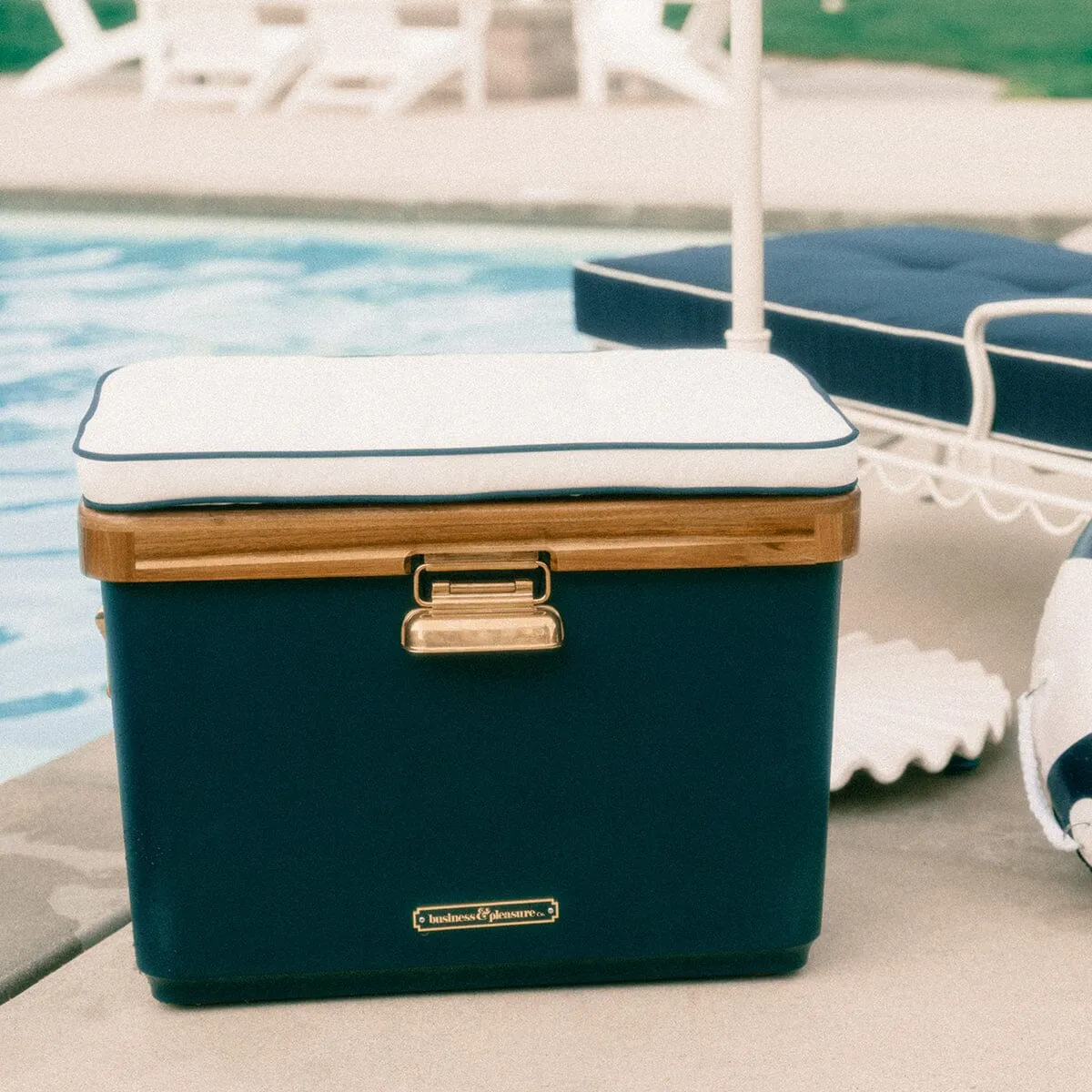 The Hemingway Cooler - Boathouse Navy - 52 Liters