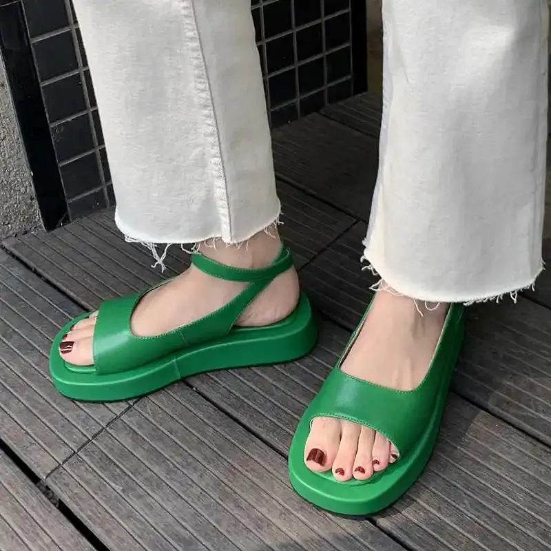 USS Shoes Lucy Women's Buckle Strap Leather Sandals