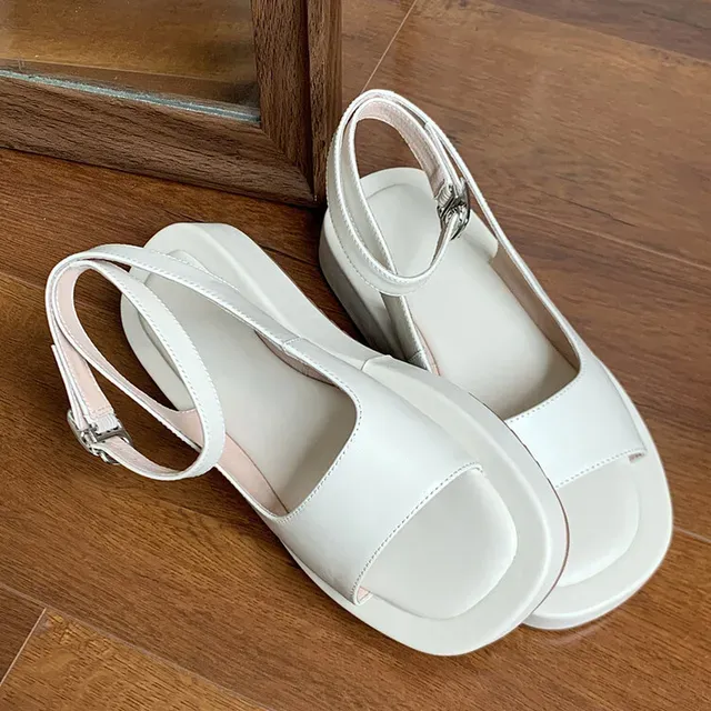 USS Shoes Lucy Women's Buckle Strap Leather Sandals